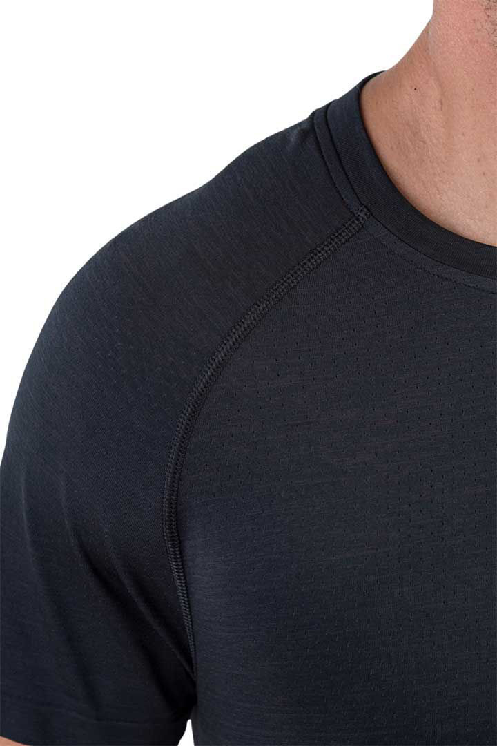 Picture of Reign tech short sleeve - Black