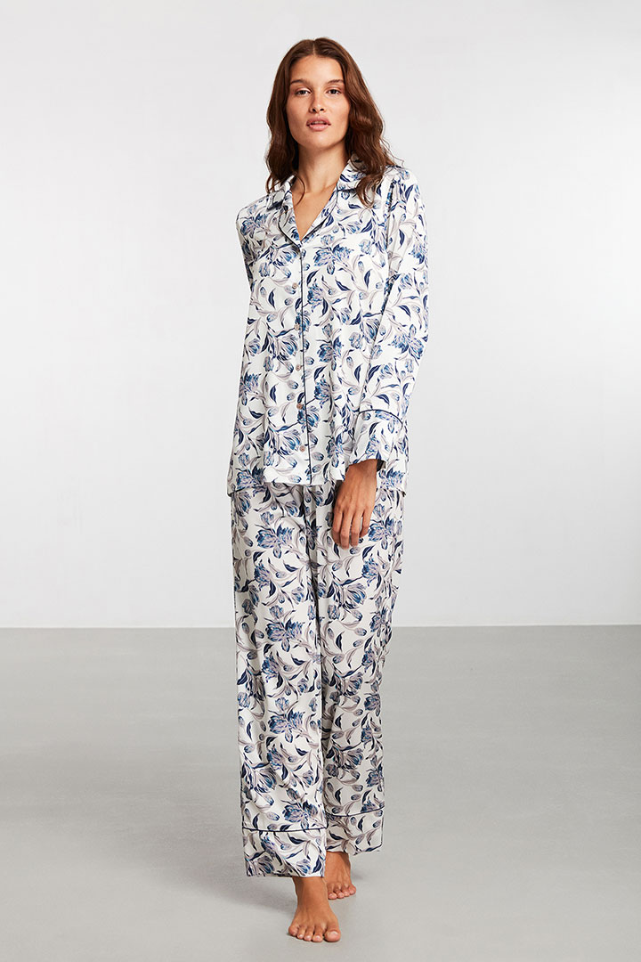 صورة Blue Floral Patterned Pajama Set-White