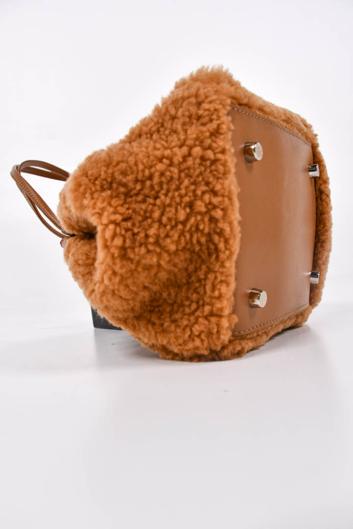 صورة Brown Furry Bag