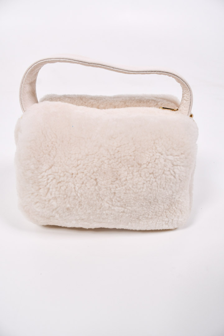 صورة Off-White Furry Bag