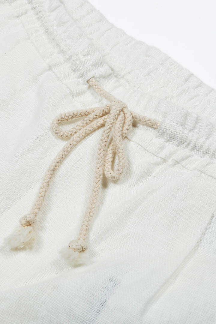 صورة Seashell Linen Shorts-White