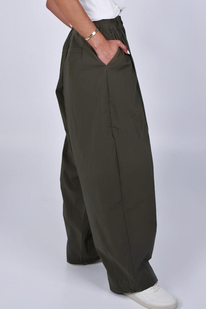 صورة Wide Leg Parachute Trouser - Green