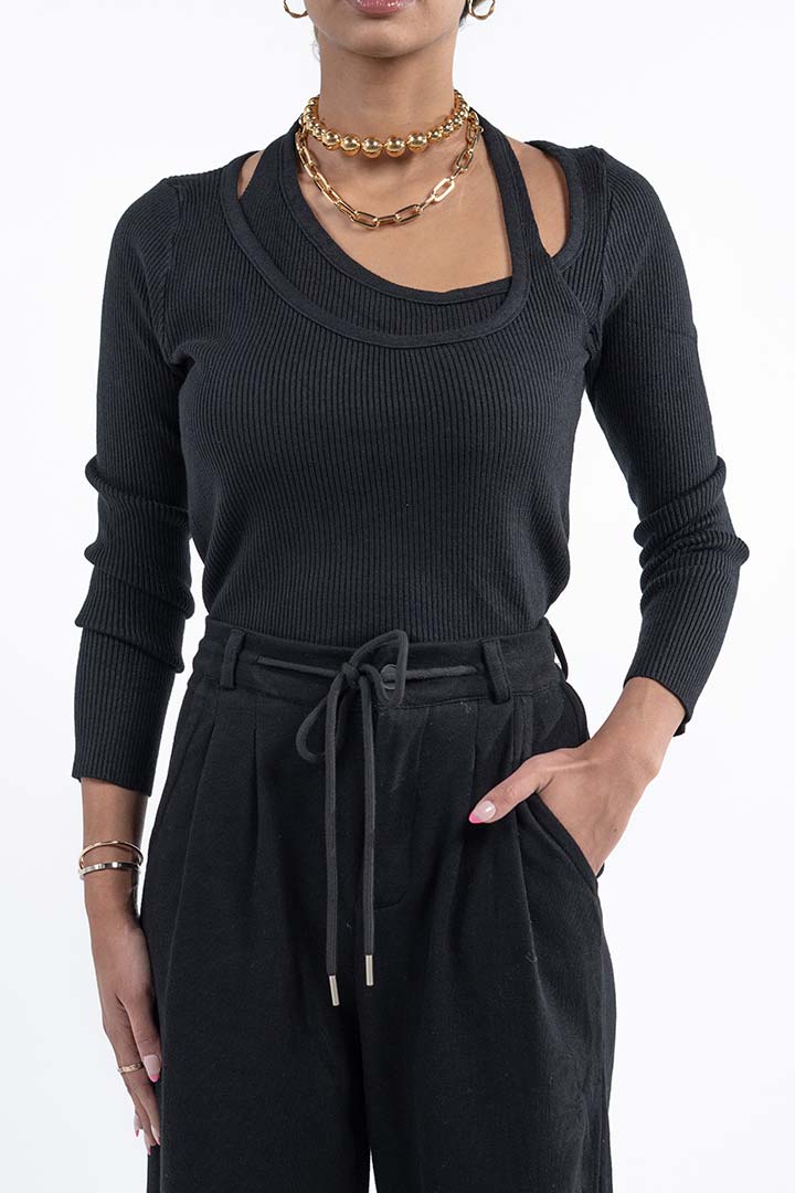 صورة Fitted Knit Top - Black